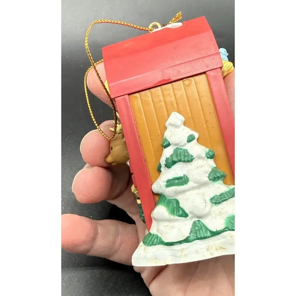 1992 Santa's Best Christmas Charmers Reindeer Retreat Vintage Ornament EUC -Lo16